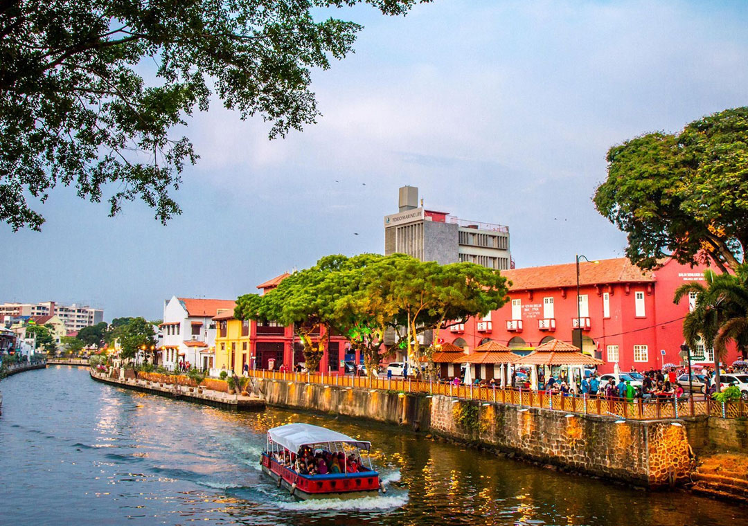 Malacca Historical Day Tour with Private Car & Tour Guide (Round Trip for 4 Pax)