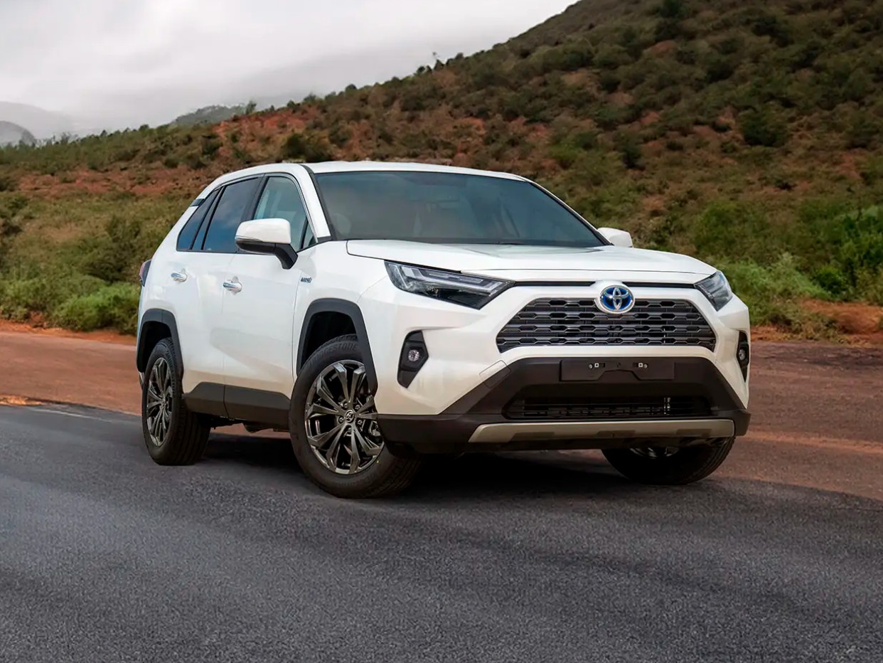 Premium Airport Pickup & Drop-off Service (4 Pax) – Anywhere in Malaysia